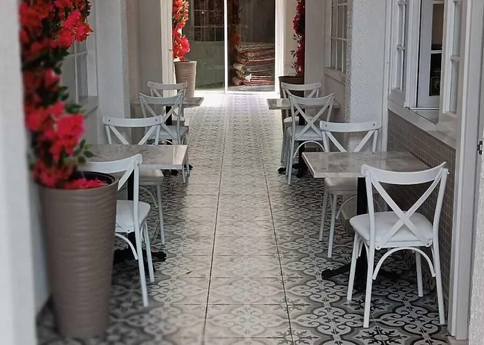 Pruva Bed & Breakfast 3*